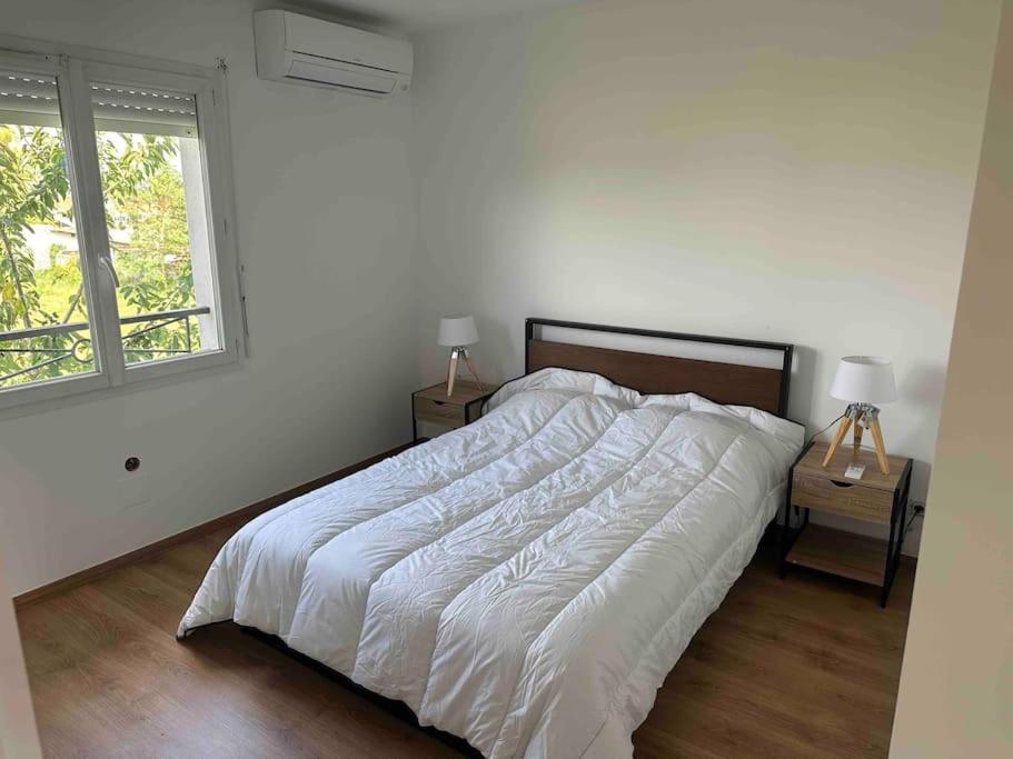 Maison 100m2 4 Avec Piscine Jardin Paysage Holiday home *